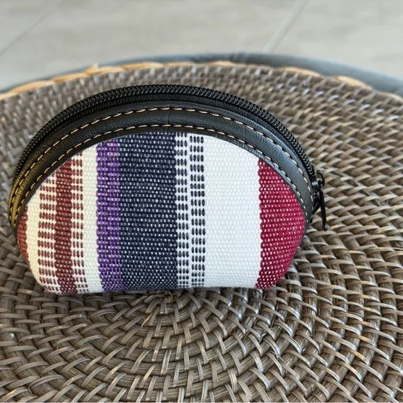 Handcrafted Woven Leather Guatemalan Coin Purse - medium - Picture 3 of 4